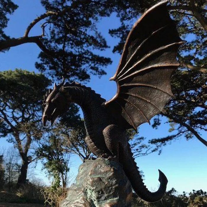 Precision Casting Fire-breathing Dragon Sculpture Waterscape Resin Fountain Majestic Dragon Sculpture Home Garden Decoration